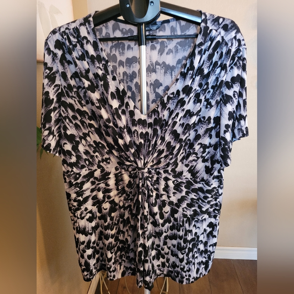Daisy Fuentes Plus Monochrome Patterned Top